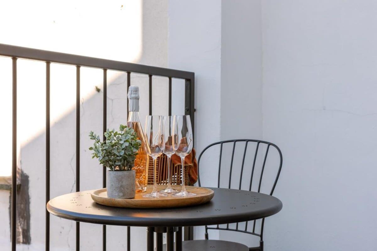 Huswell - Industrial Apartment With Terrace In Антверпен Екстериор снимка