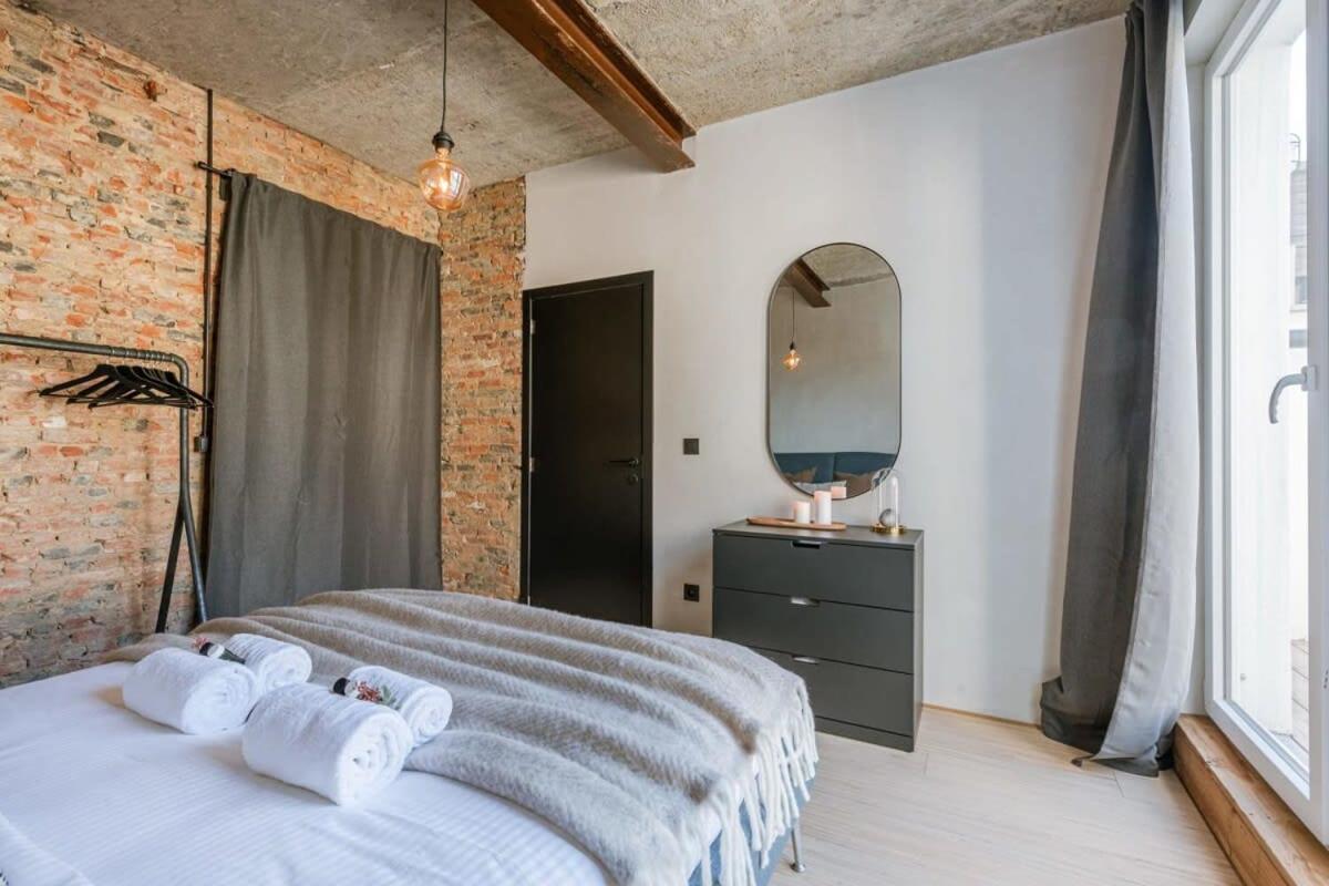 Huswell - Industrial Apartment With Terrace In Антверпен Екстериор снимка