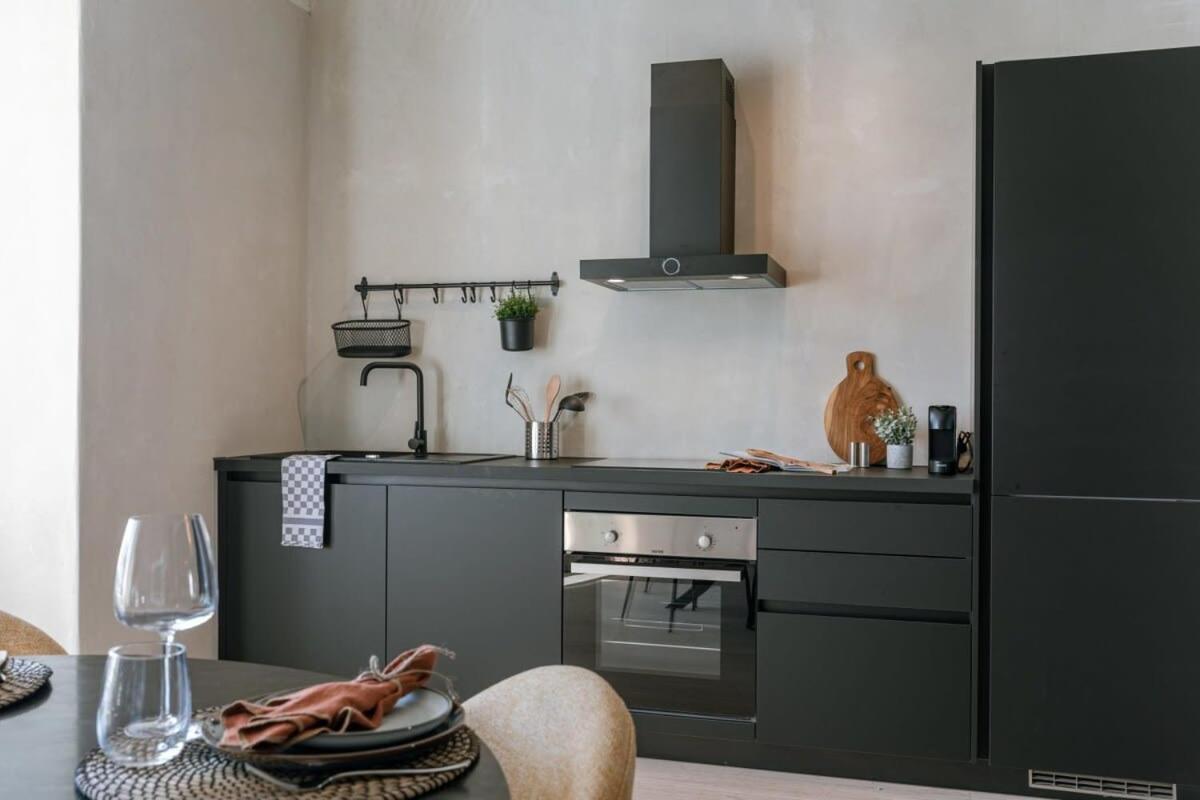 Huswell - Industrial Apartment With Terrace In Антверпен Екстериор снимка
